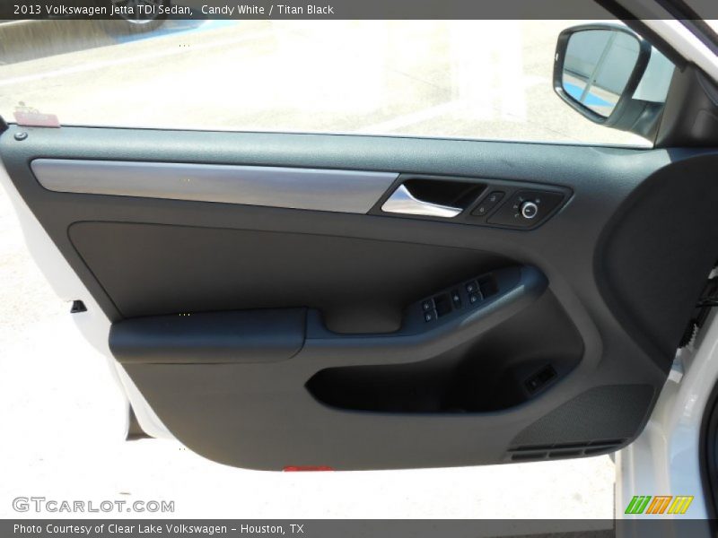Candy White / Titan Black 2013 Volkswagen Jetta TDI Sedan