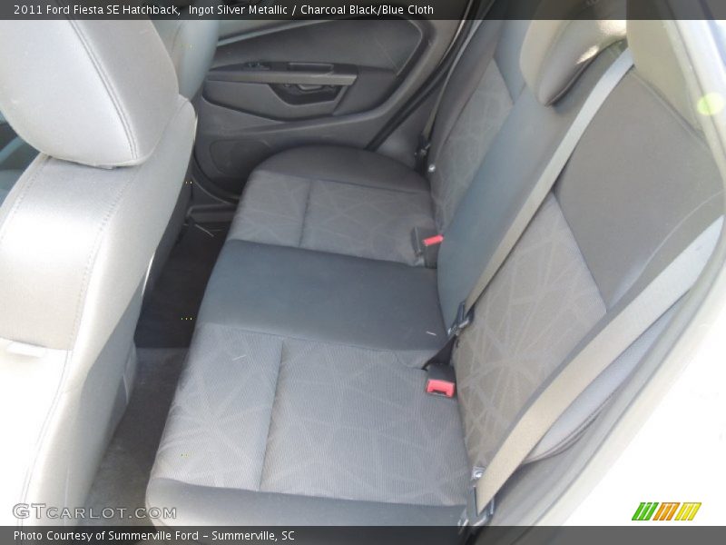 Ingot Silver Metallic / Charcoal Black/Blue Cloth 2011 Ford Fiesta SE Hatchback