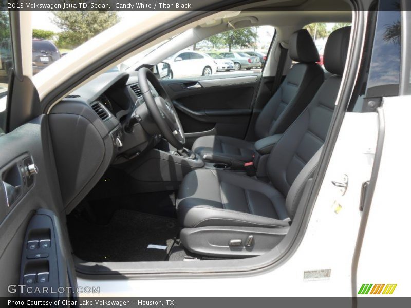 Candy White / Titan Black 2013 Volkswagen Jetta TDI Sedan