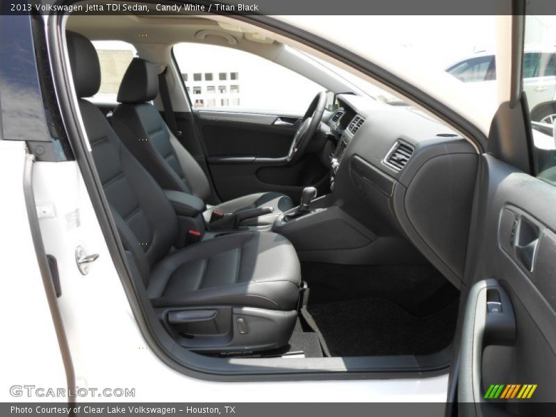 Candy White / Titan Black 2013 Volkswagen Jetta TDI Sedan
