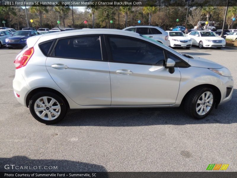 Ingot Silver Metallic / Charcoal Black/Blue Cloth 2011 Ford Fiesta SE Hatchback
