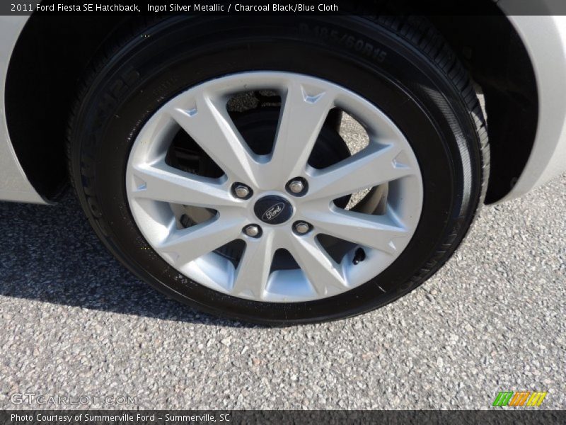 Ingot Silver Metallic / Charcoal Black/Blue Cloth 2011 Ford Fiesta SE Hatchback