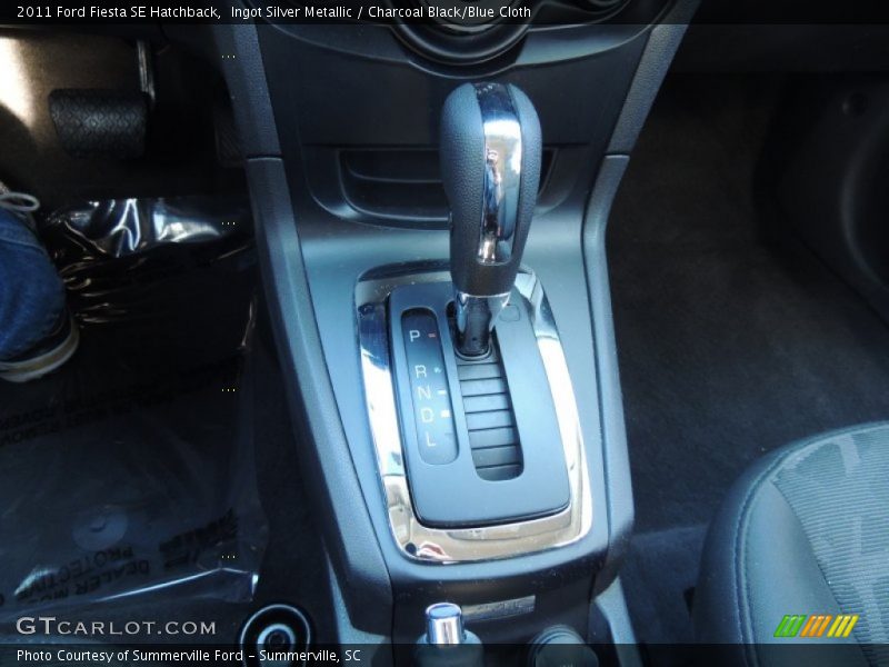 Ingot Silver Metallic / Charcoal Black/Blue Cloth 2011 Ford Fiesta SE Hatchback
