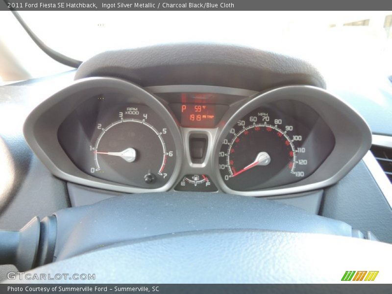 Ingot Silver Metallic / Charcoal Black/Blue Cloth 2011 Ford Fiesta SE Hatchback