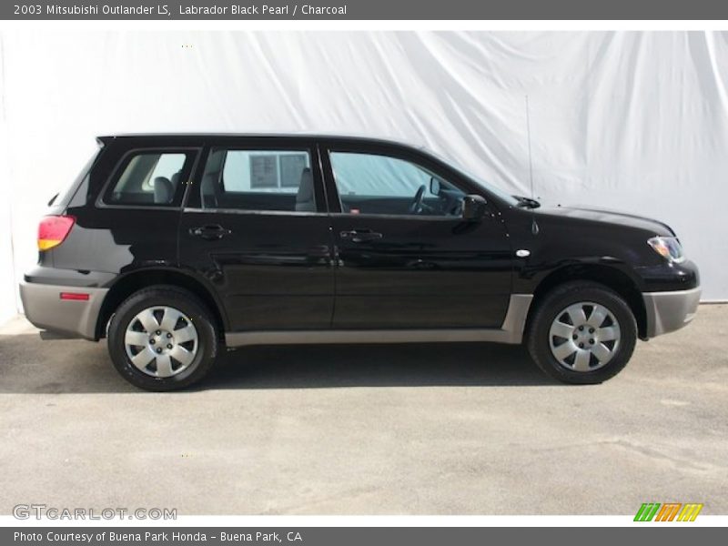 Labrador Black Pearl / Charcoal 2003 Mitsubishi Outlander LS