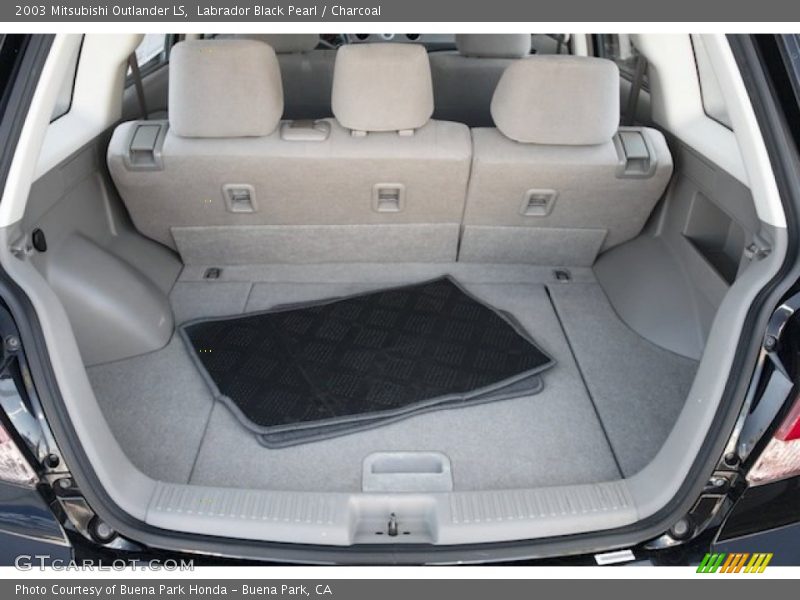 Labrador Black Pearl / Charcoal 2003 Mitsubishi Outlander LS