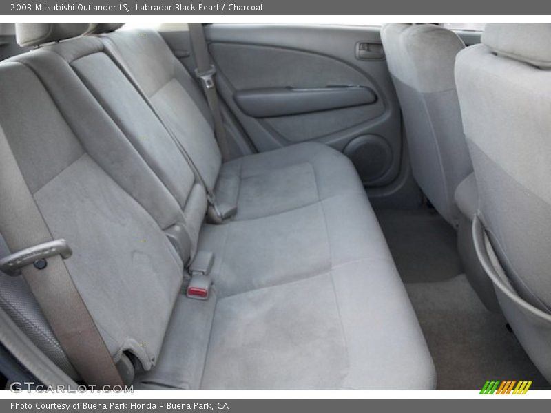 Labrador Black Pearl / Charcoal 2003 Mitsubishi Outlander LS