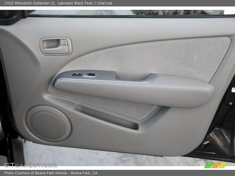 Labrador Black Pearl / Charcoal 2003 Mitsubishi Outlander LS