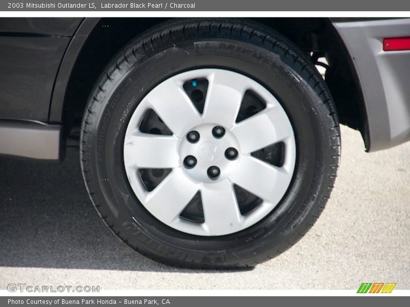 Labrador Black Pearl / Charcoal 2003 Mitsubishi Outlander LS