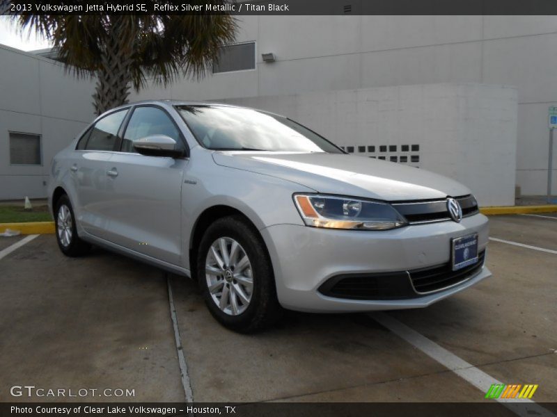 Front 3/4 View of 2013 Jetta Hybrid SE