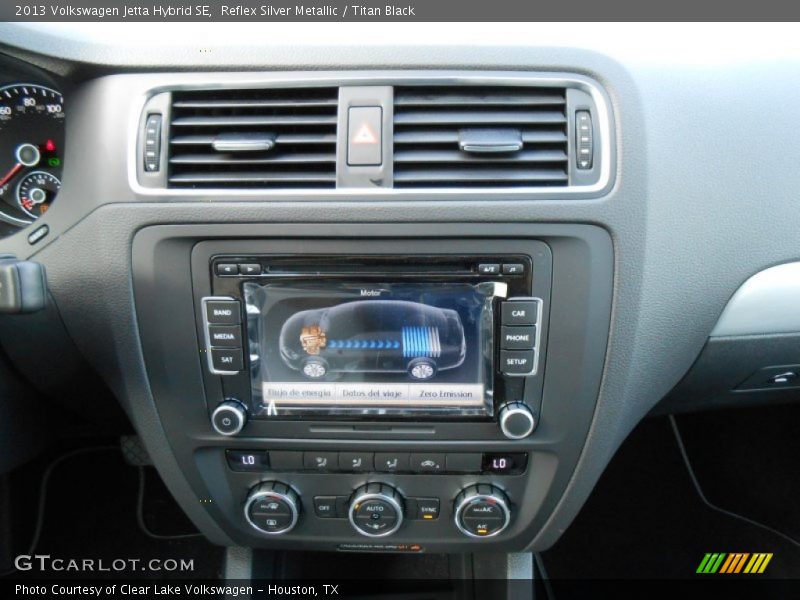 Controls of 2013 Jetta Hybrid SE