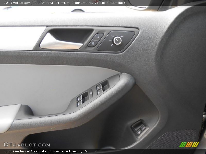 Controls of 2013 Jetta Hybrid SEL Premium