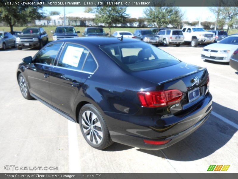 Deep Black Pearl Metallic / Titan Black 2013 Volkswagen Jetta Hybrid SEL Premium