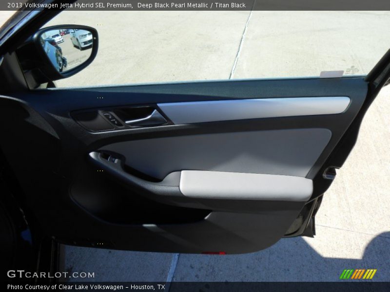 Deep Black Pearl Metallic / Titan Black 2013 Volkswagen Jetta Hybrid SEL Premium