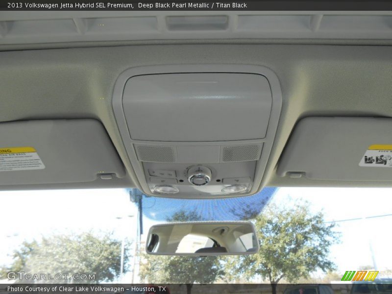 Deep Black Pearl Metallic / Titan Black 2013 Volkswagen Jetta Hybrid SEL Premium