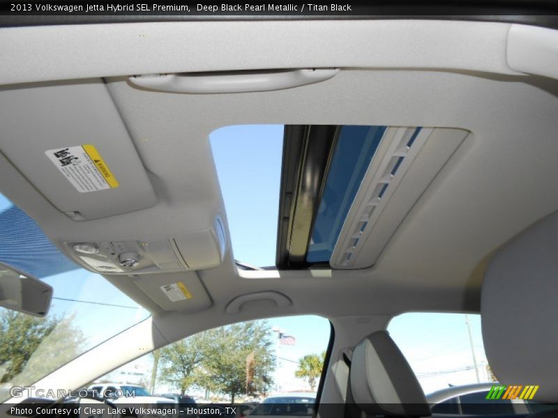 Deep Black Pearl Metallic / Titan Black 2013 Volkswagen Jetta Hybrid SEL Premium