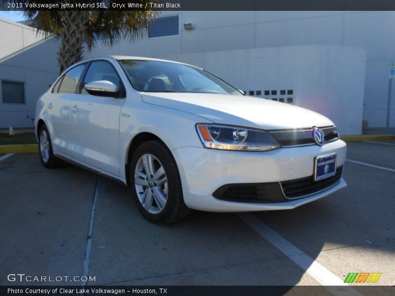 Oryx White / Titan Black 2013 Volkswagen Jetta Hybrid SEL