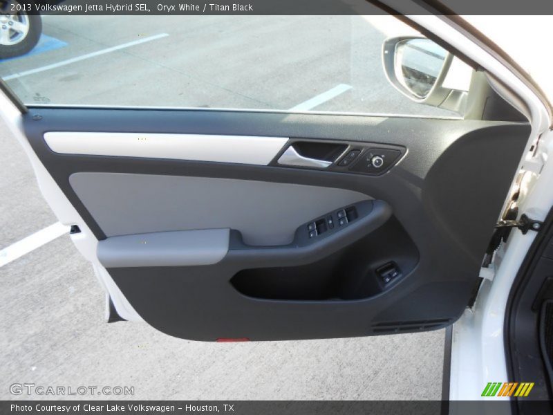 Oryx White / Titan Black 2013 Volkswagen Jetta Hybrid SEL
