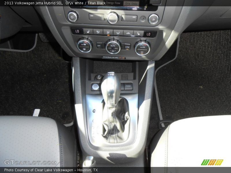 Oryx White / Titan Black 2013 Volkswagen Jetta Hybrid SEL