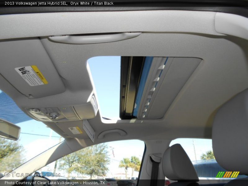 Oryx White / Titan Black 2013 Volkswagen Jetta Hybrid SEL