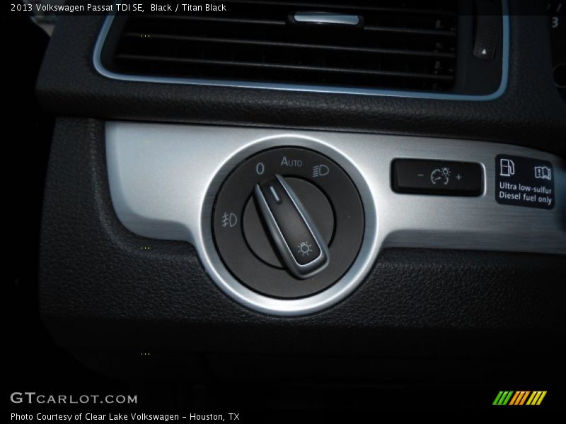 Black / Titan Black 2013 Volkswagen Passat TDI SE