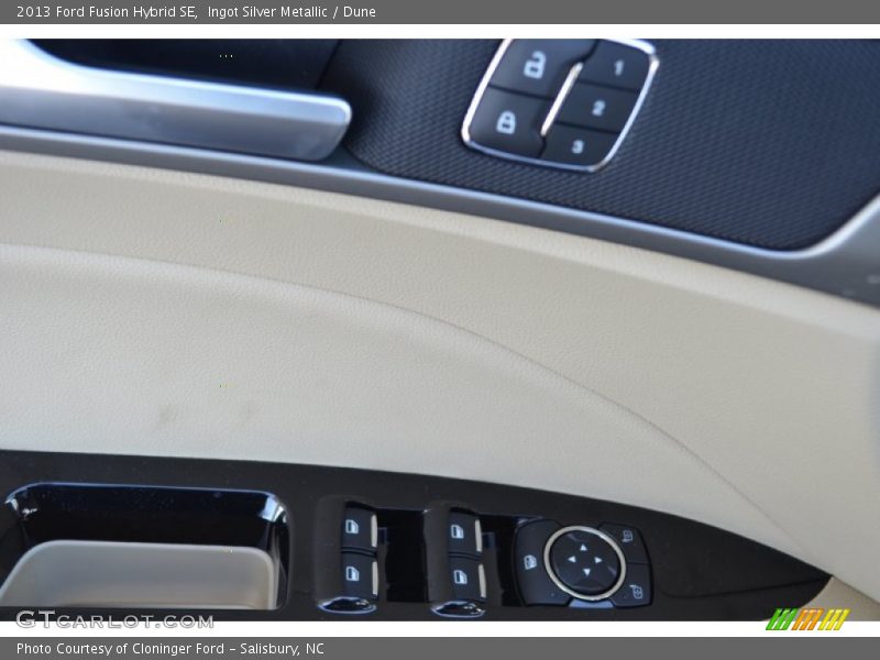 Ingot Silver Metallic / Dune 2013 Ford Fusion Hybrid SE