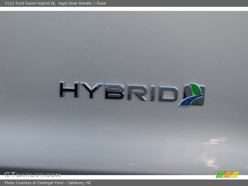  2013 Fusion Hybrid SE Logo