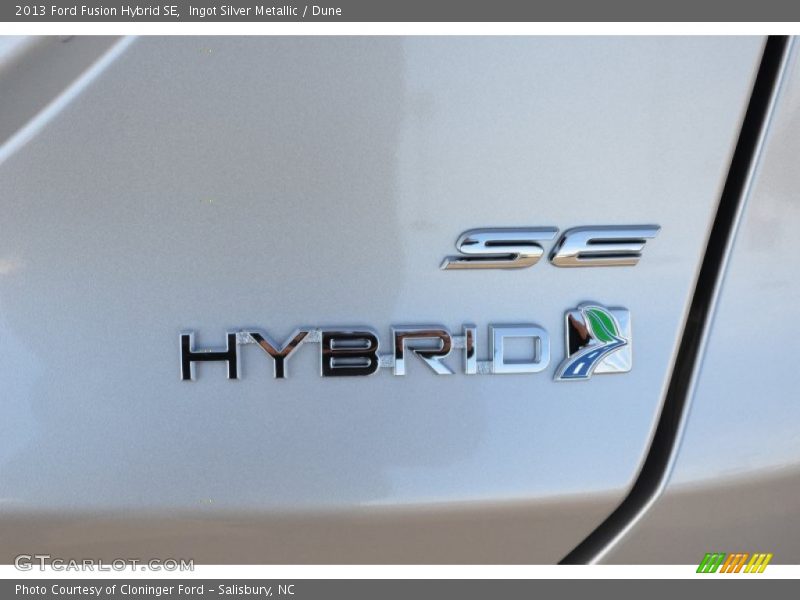  2013 Fusion Hybrid SE Logo