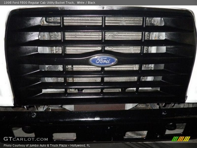 White / Black 1998 Ford F800 Regular Cab Utility Bucket Truck