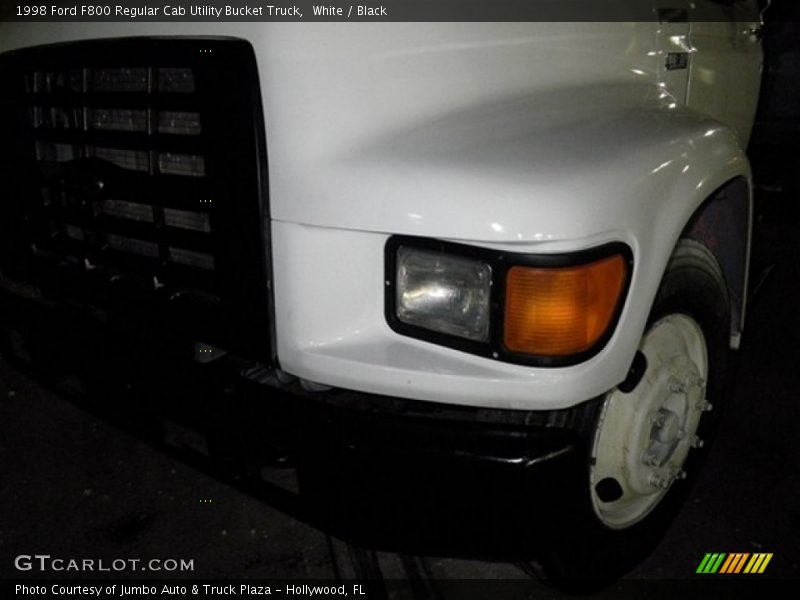 White / Black 1998 Ford F800 Regular Cab Utility Bucket Truck