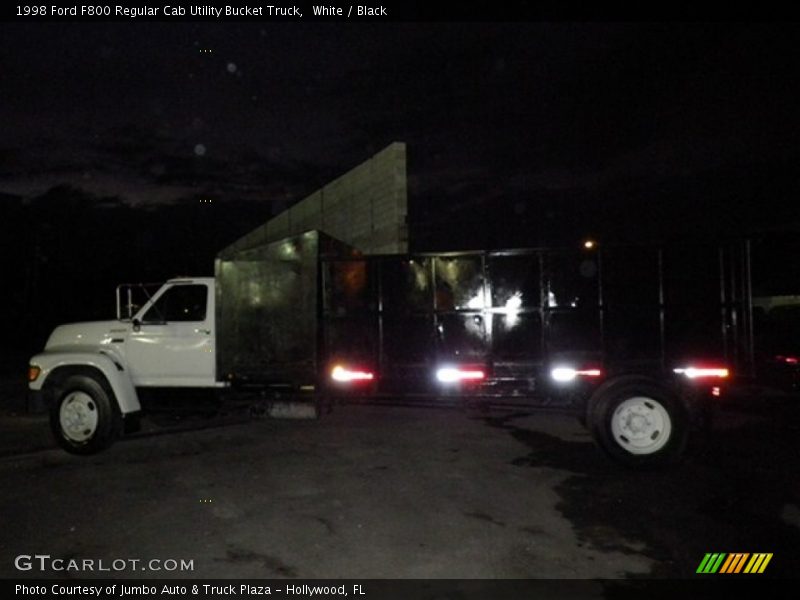 White / Black 1998 Ford F800 Regular Cab Utility Bucket Truck