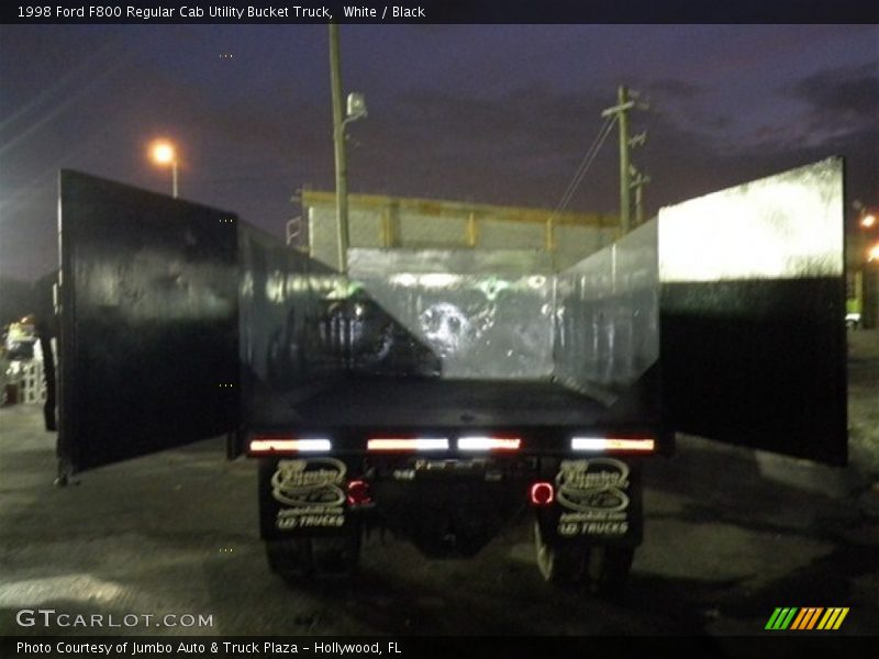 White / Black 1998 Ford F800 Regular Cab Utility Bucket Truck