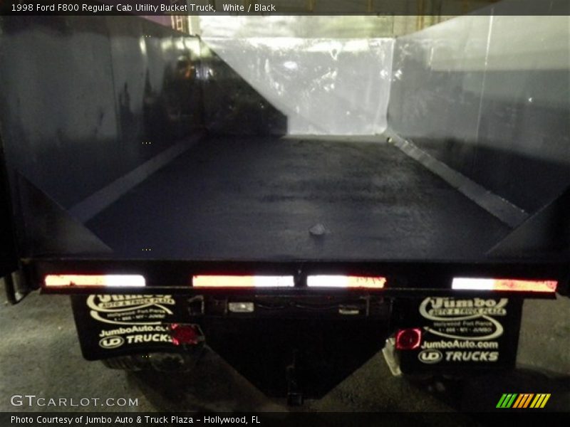 White / Black 1998 Ford F800 Regular Cab Utility Bucket Truck