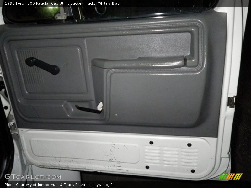 White / Black 1998 Ford F800 Regular Cab Utility Bucket Truck