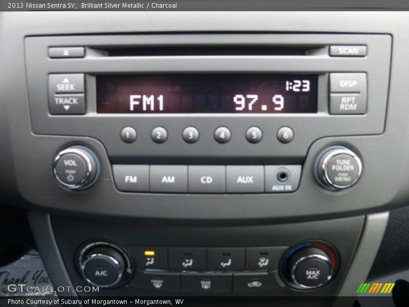 Brilliant Silver Metallic / Charcoal 2013 Nissan Sentra SV