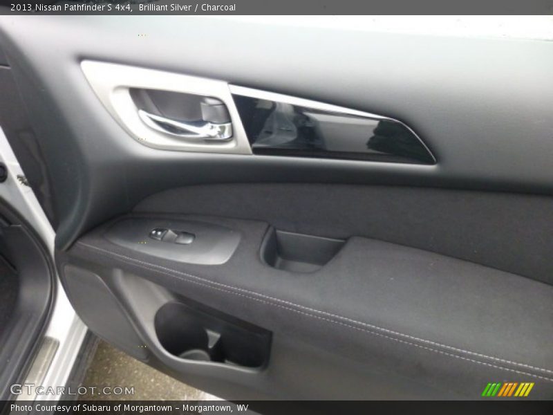 Brilliant Silver / Charcoal 2013 Nissan Pathfinder S 4x4