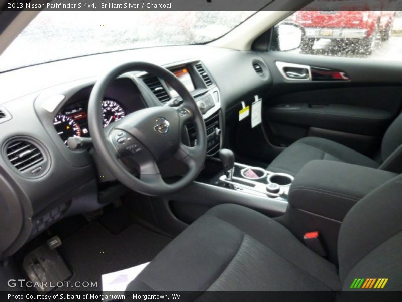 Brilliant Silver / Charcoal 2013 Nissan Pathfinder S 4x4