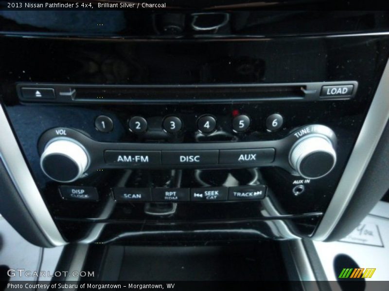Brilliant Silver / Charcoal 2013 Nissan Pathfinder S 4x4