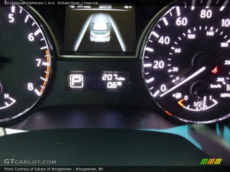 Brilliant Silver / Charcoal 2013 Nissan Pathfinder S 4x4