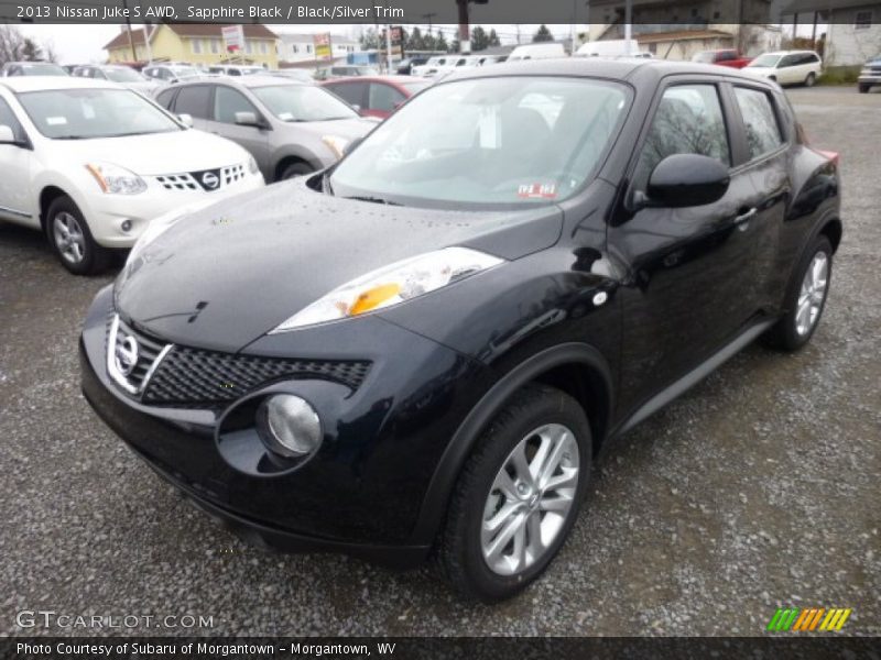 Front 3/4 View of 2013 Juke S AWD