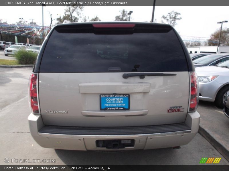 Gold Mist Metallic / Cocoa/Light Cashmere 2007 GMC Yukon Denali AWD
