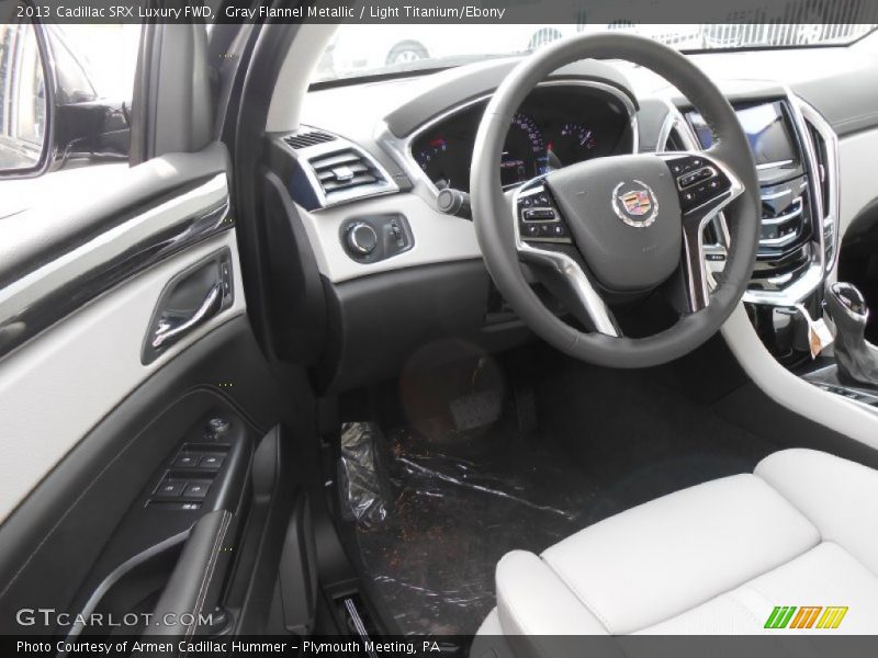 Gray Flannel Metallic / Light Titanium/Ebony 2013 Cadillac SRX Luxury FWD
