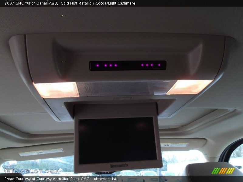 Gold Mist Metallic / Cocoa/Light Cashmere 2007 GMC Yukon Denali AWD