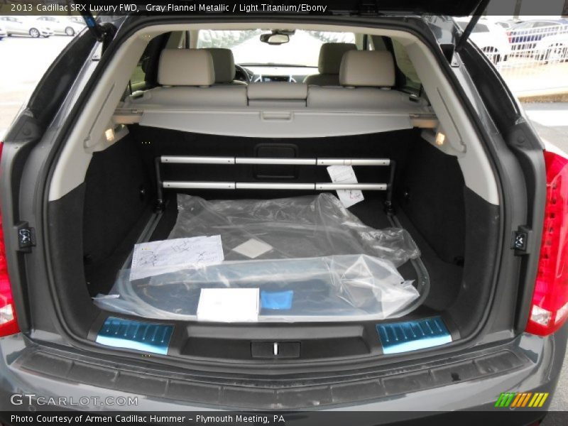 Gray Flannel Metallic / Light Titanium/Ebony 2013 Cadillac SRX Luxury FWD