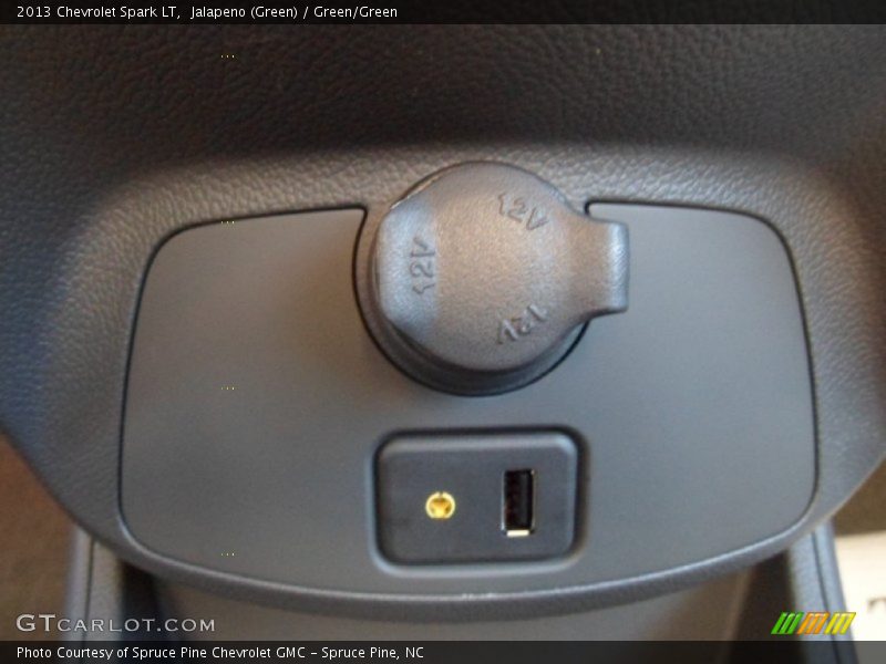 Jalapeno (Green) / Green/Green 2013 Chevrolet Spark LT