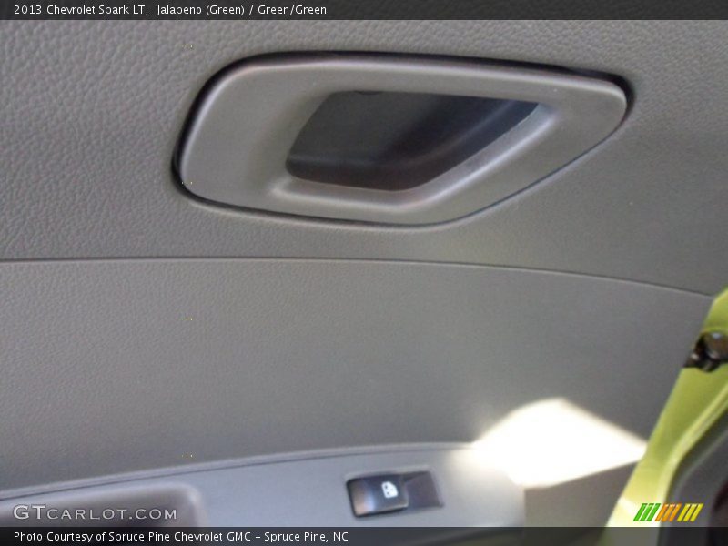 Jalapeno (Green) / Green/Green 2013 Chevrolet Spark LT