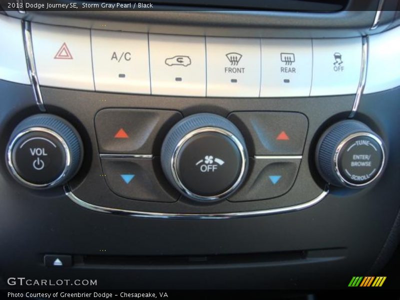Storm Gray Pearl / Black 2013 Dodge Journey SE