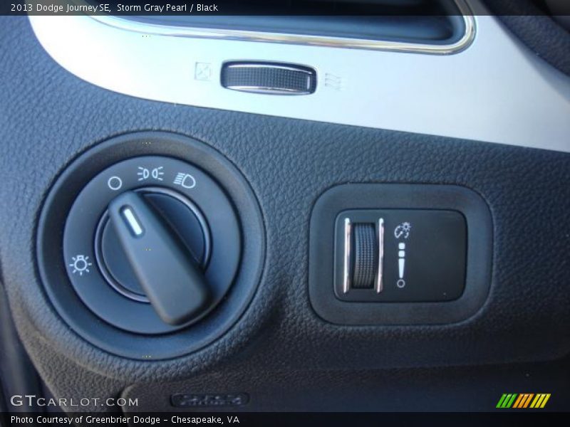 Storm Gray Pearl / Black 2013 Dodge Journey SE