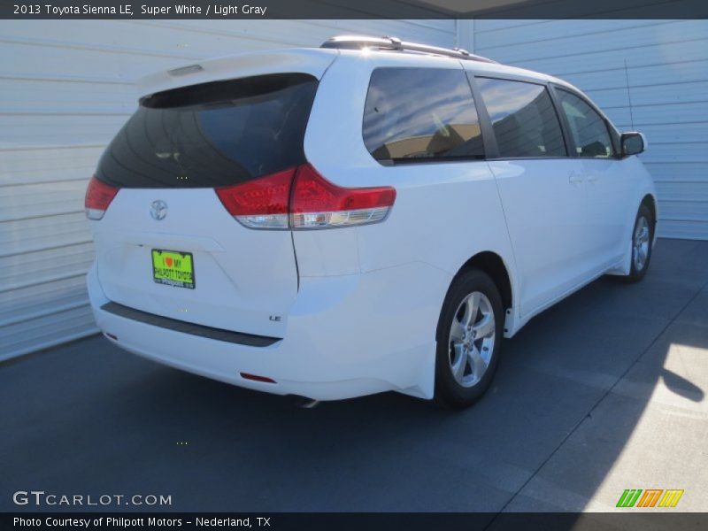 Super White / Light Gray 2013 Toyota Sienna LE