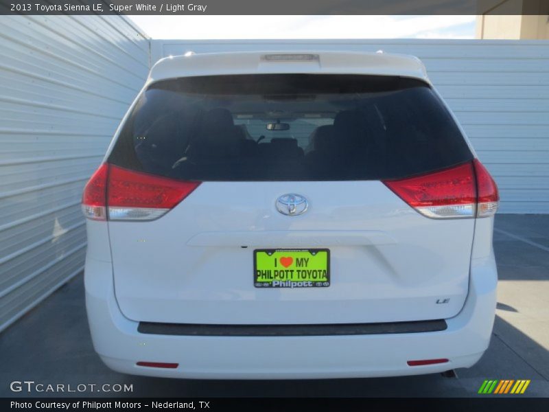 Super White / Light Gray 2013 Toyota Sienna LE